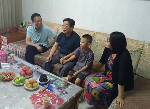 澄合分公司“八一”建軍節走訪慰問離退休復轉軍人