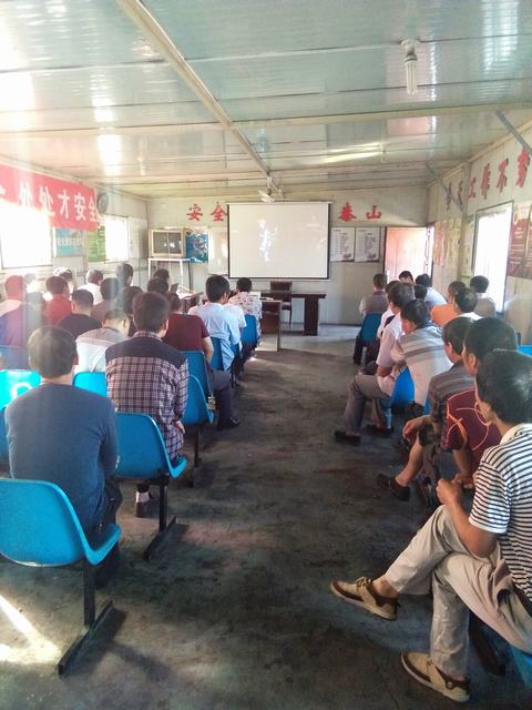 掘進(jìn)公司北翼項(xiàng)目部定期培訓(xùn)養(yǎng)成安全好習(xí)慣