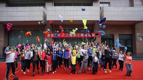 瞧，他們嗨瘋了！