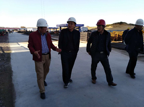 恒源集團公司黨委書記、監事長王勝勇一行蒞臨天工公司小保當選煤廠末煤倉工地考察