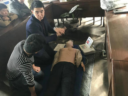 洗選煤運營公司開展模擬人現場緊急救護基礎知識講解