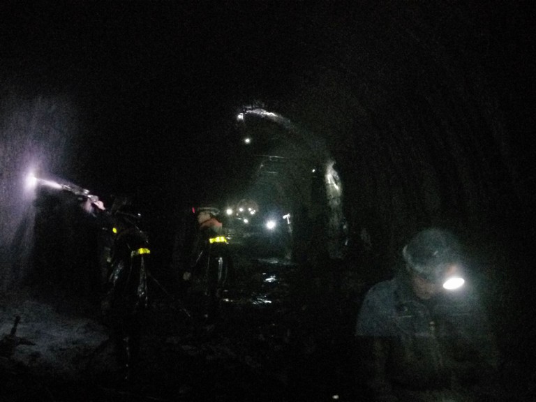 礦建三公司曹家灘礦副斜井完成通風系統調整