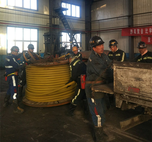 機電安裝公司檸條塔項目部電纜敷設進行時