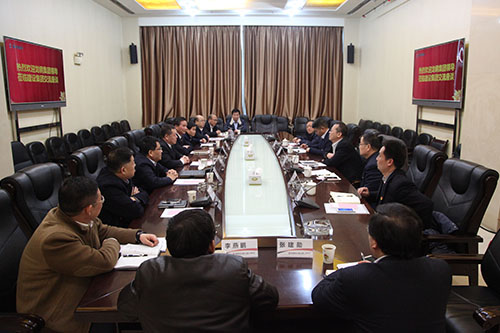 陜西龍門鋼鐵（集團）有限責任公司一行蒞臨建設集團交流座談并舉行簽約儀式