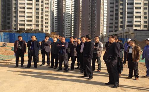 銅川礦業公司副總經理李先鋒一行蒞臨銅煤1#2#工地檢查指導工作