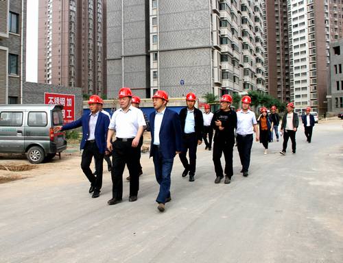 寧興剛、王明智一行深入銅煤1#、2#住宅小區施工現場調研指導工作