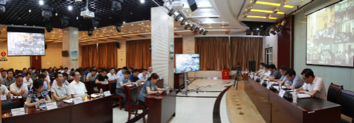 依法治企 以人為本 安全發展