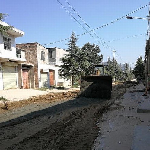 陜煤建設路橋分公司渭南豐原項目開展創衛活動