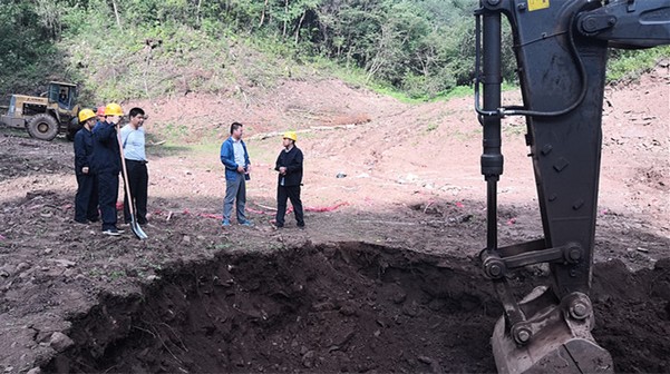 陜煤建設礦建三公司天平高速關山隧道通風豎井工程順利開工