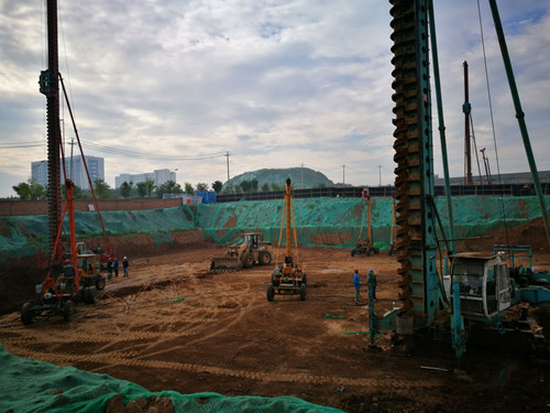 陜煤建設(shè)天工公司陜煤研究院二期項(xiàng)目工程技術(shù)研究所土方開(kāi)挖工程進(jìn)展順利