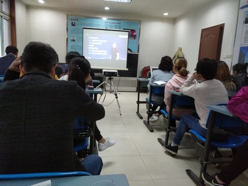 走，聽課去！