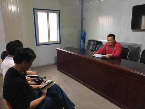 陜煤建設(shè)礦建二公司領(lǐng)導(dǎo)干部“走下去”群眾意見“聽進去”