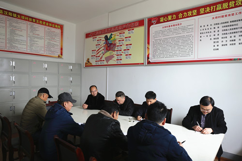 寧興剛、侯本英深入漢陰縣大壩村調研指導扶貧幫困工作