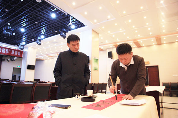 陜煤建設舉辦“迎春納福”題春聯活動