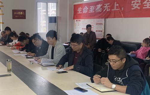 陜煤建設(shè)銅煤公司基層黨支部開展“憶崢嶸歲月 記使命初心”主題教育活動