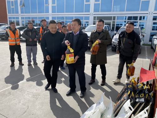 陜煤建設(shè)銅煤公司看望慰問春節(jié)堅守一線的項目部職工