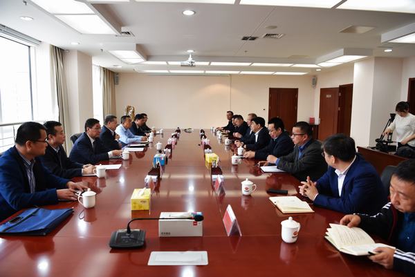 寧興剛一行到國家能源集團烏海能源公司交流洽談