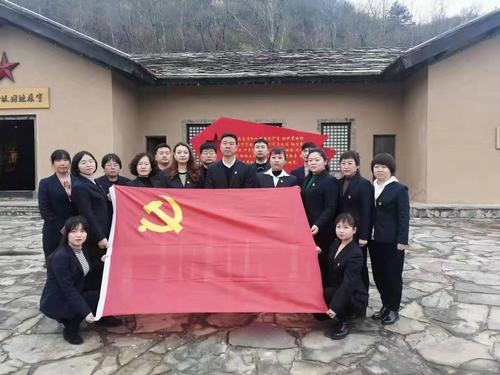 陜煤建設銅煤公司開展“銘記歷史 緬懷先烈 繼承傳統 砥礪前行”主題黨日活動