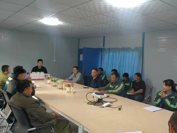 陜煤建設機電安裝公司：國慶節，我們在工地過