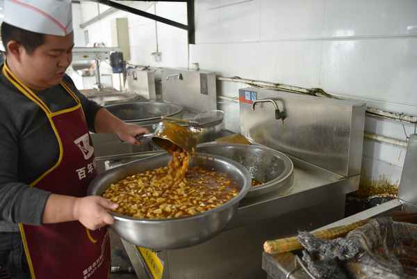 陜煤建設煤礦運營服務分公司：把“食”事辦好，讓幸福走上舌尖