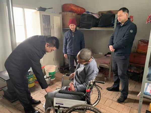 陜煤建設礦建二公司開展春節前困難職工慰問活動