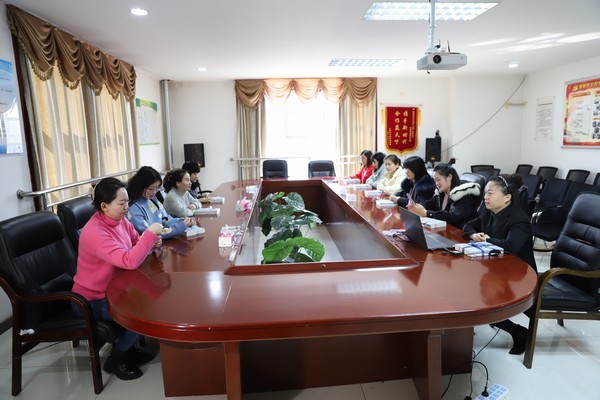 陜煤建設(shè)洗選煤運(yùn)營(yíng)公司積極開展“女職工維權(quán)月”活動(dòng)