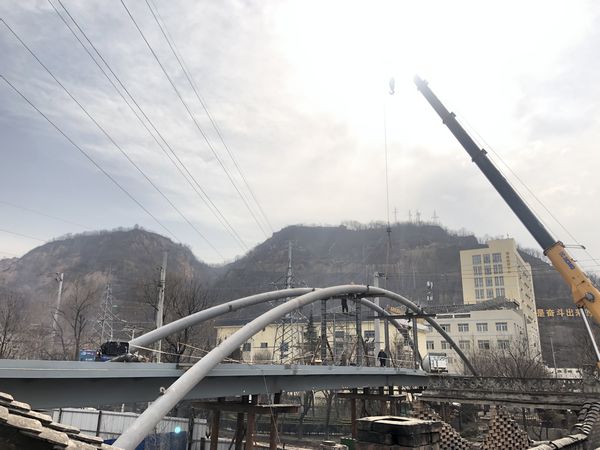 陜煤建設天工公司土建七部承建的彬長大佛寺煤礦人行天橋工程實現混凝土澆筑一次性完成