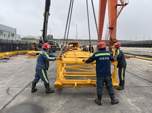 陜煤建設機電安裝公司小保當項目部完成帶式輸送機伸縮架安裝