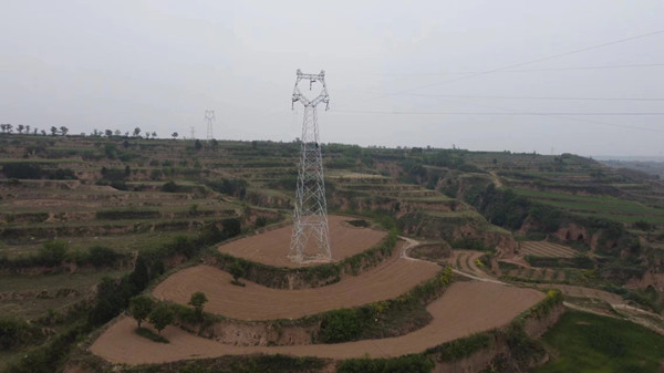 陜煤建設(shè)機(jī)電安裝公司10萬(wàn)千瓦光伏項(xiàng)目110kv外送線路全線貫通