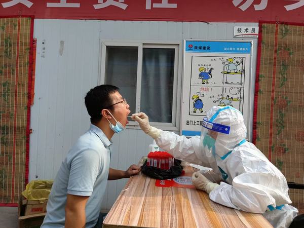 陜煤建設礦建二公司王峰項目部：高舉防疫旗 嚴把輸入關