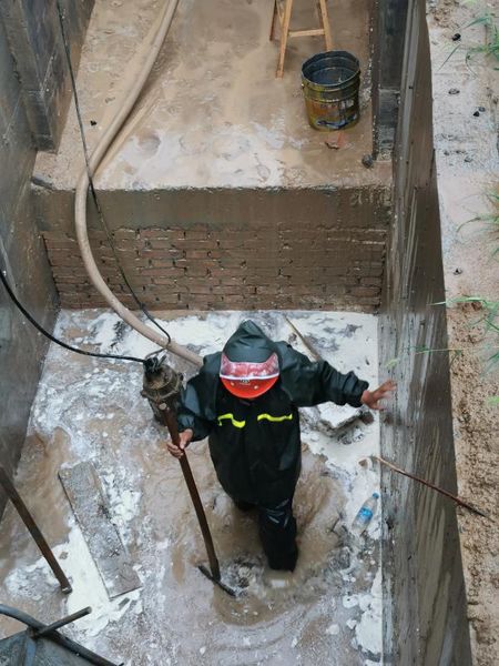 陜煤建設天工公司聞“汛”而動   筑牢防汛“紅色堡壘”