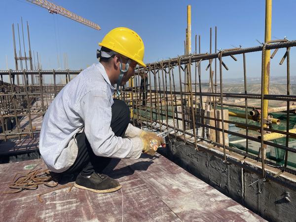 陜煤建設韓城分公司：不服“暑”！他們和太陽肩并肩