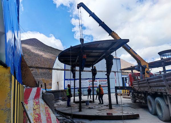 陜煤建設礦建三公司天山勝利隧道1號豎井1-1#二襯澆筑順利完工