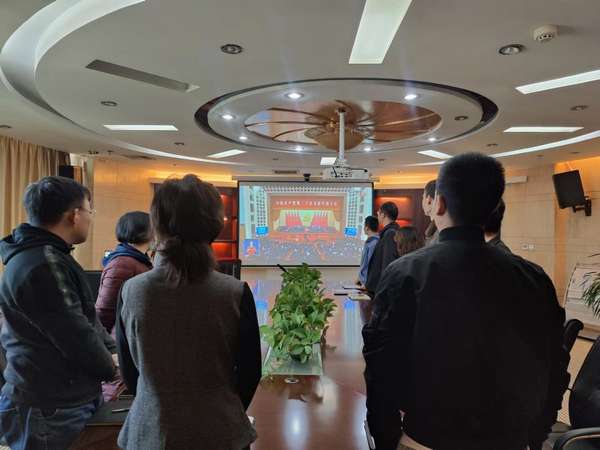 陜煤建設內蒙古分公司：開展《邁進新征程 建功新時代》主題黨課