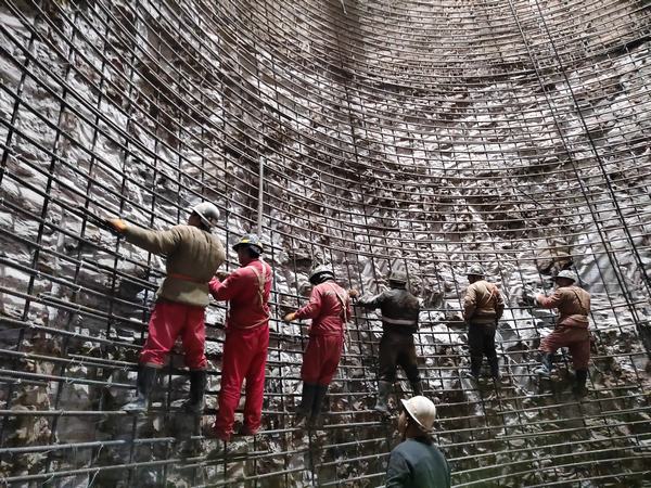 陜煤建設礦建二公司圓滿完成胡家河二號進風立井凍結段外壁掘砌施工任務