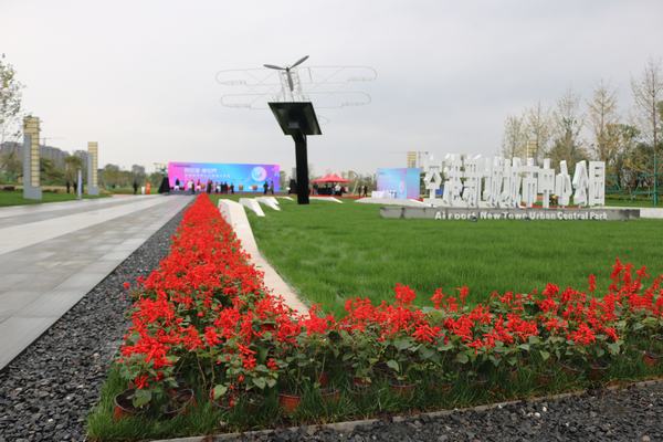 回望中有展望 以“奮斗”奔向2023