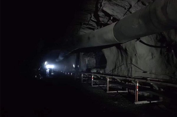 陜煤建設(shè)礦建三公司崔木項(xiàng)目部24盤(pán)區(qū)1#聯(lián)絡(luò)巷順利貫通