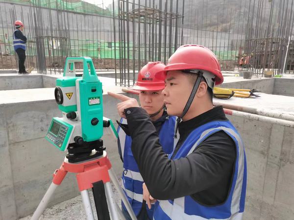 陜煤建設韓城分公司土建十一項目部: 一把尺子“量”到底 質量“哨兵”嚴把關