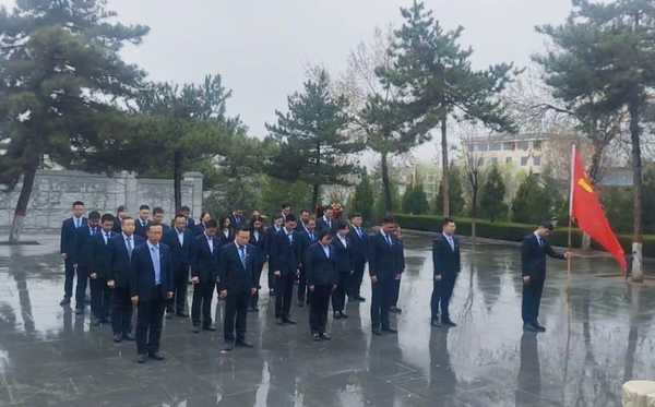 陜煤建設(shè)榆林公司：緬懷革命先烈 致敬時(shí)代英雄