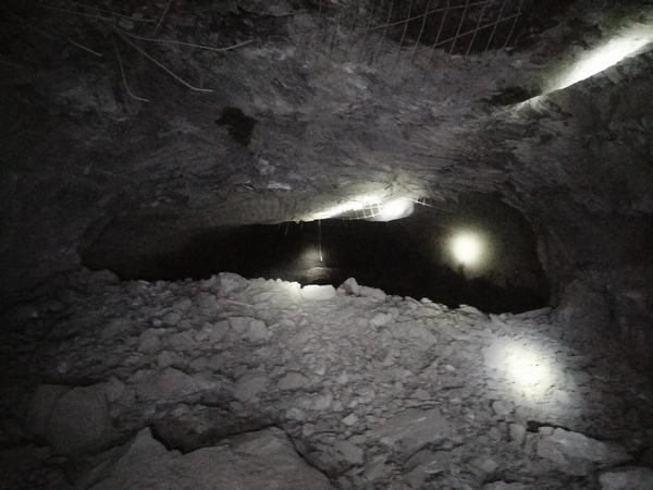 陜煤建設礦建二公司王峰項目部：礦用盾構機/TBM掘進機組裝始發硐室與瓦斯抽采專用進風巷順利貫通