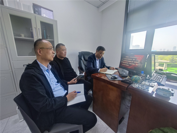 陜煤建設礦建三公司:把好“方向盤”,安全出行“穩著陸”