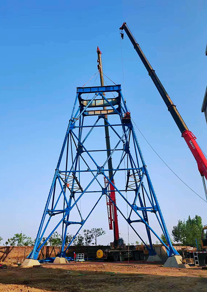 陜煤建設礦建三公司董東項目部ⅣG型井架安裝工作圓滿完成