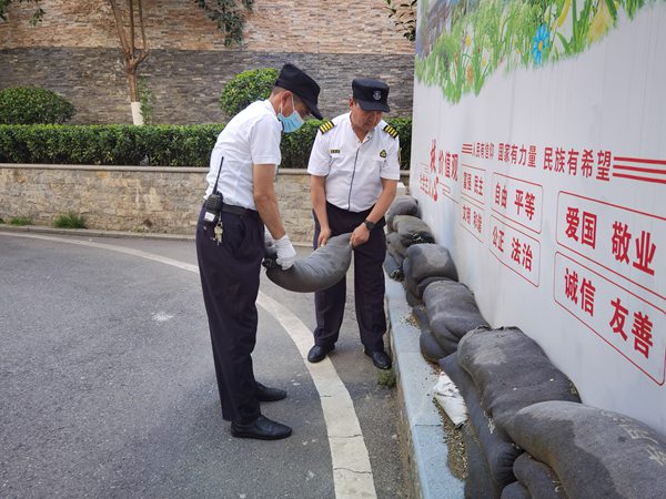 陜煤建設大秦置業(yè)公司:未雨綢繆 物業(yè)筑牢防汛“安全墻”