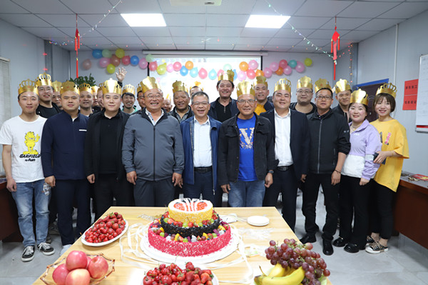 這場集體生日會,氛圍感滿滿!