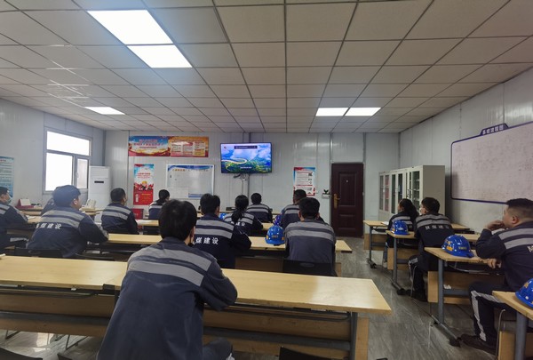 陜煤建設(shè)洗選煤運營公司紅柳林洗煤廠項目部: 深化“三字”方針 扣緊安全建設(shè)