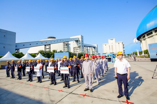 陜煤建設成功舉辦高處墜落突發事件應急救援演練