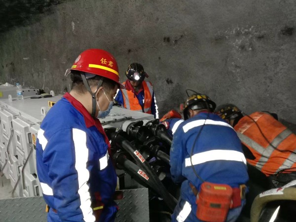 陜煤建設機電安裝公司：迎“峰”而上，“暑”你最美