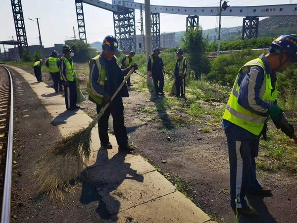 陜煤建設洗選煤運營公司檸條塔運營項目部：火熱情懷赤誠在心  不懼高溫護我清朗