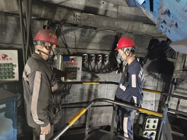 陜煤建設洗選煤運營公司澄合山陽運營項目部：喜逢金秋碩果時，不忘思源記師恩