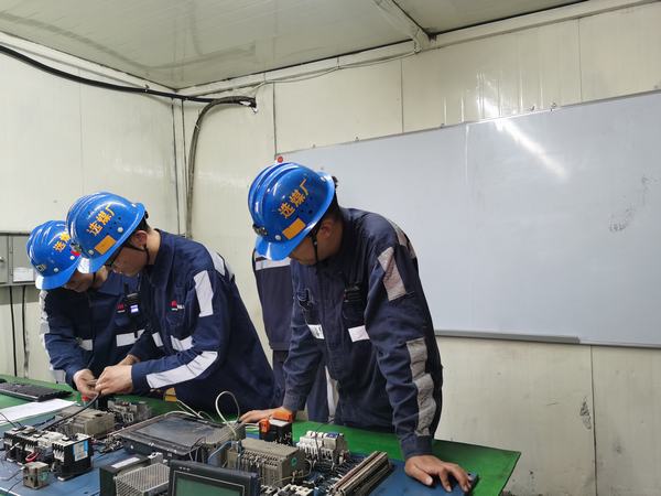陜煤建設洗選煤運營公司紅柳林洗煤廠項目部: 精準施策 打好降本增效的“持久戰”